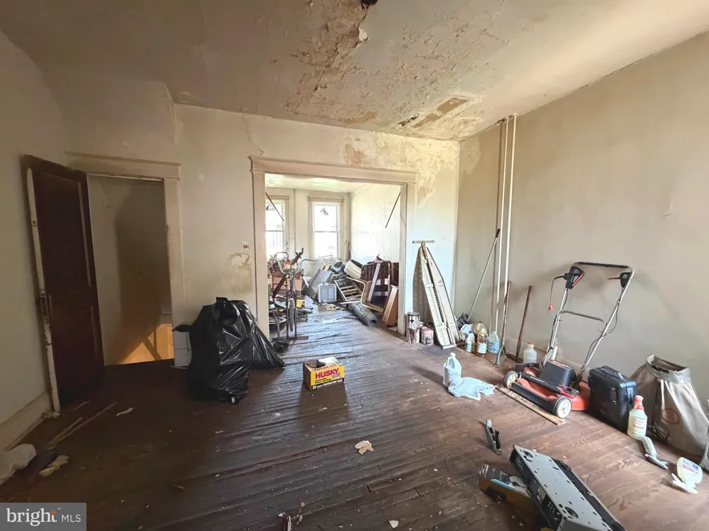 2545 W LAFAYETTE AVENUE Baltimore, MD 21216
