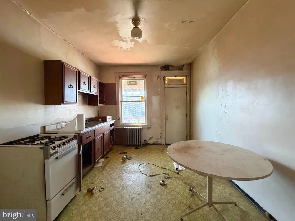 2545 W LAFAYETTE AVENUE Baltimore, MD 21216