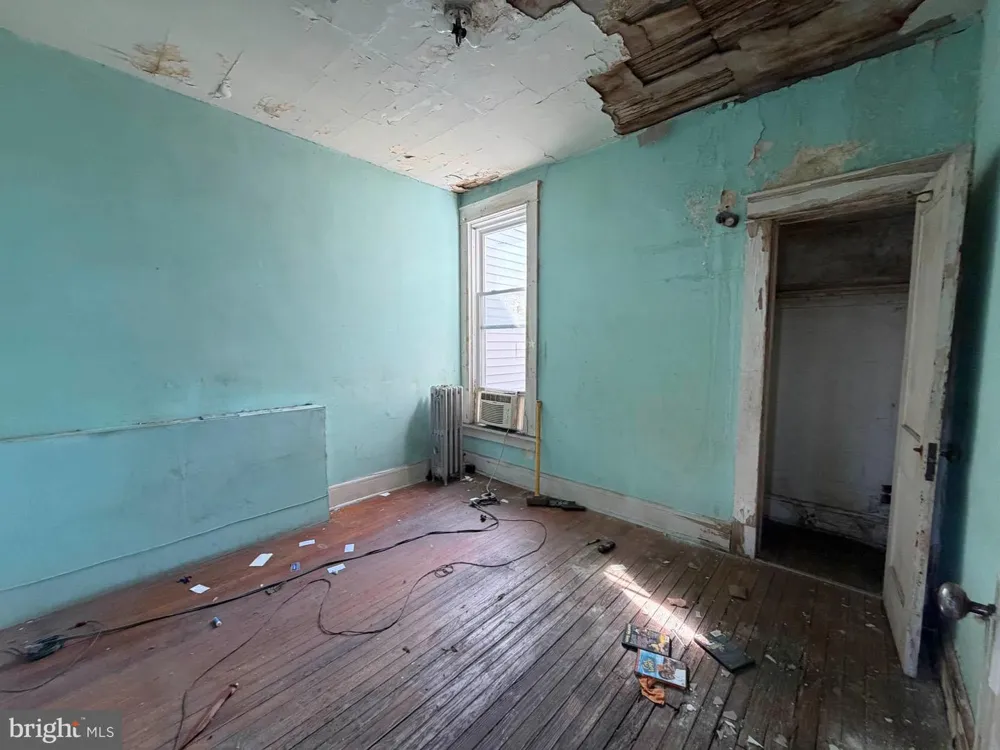 2545 W LAFAYETTE AVENUE Baltimore, MD 21216