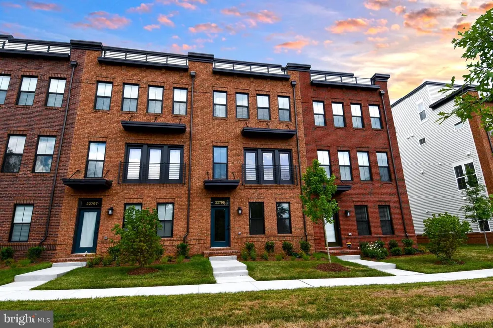 22799 TAWNY PINE Ashburn, VA 20148