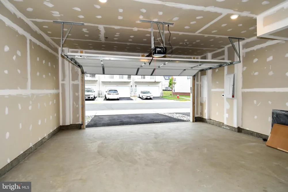 22799 TAWNY PINE Ashburn, VA 20148