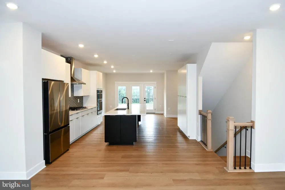 22799 TAWNY PINE Ashburn, VA 20148