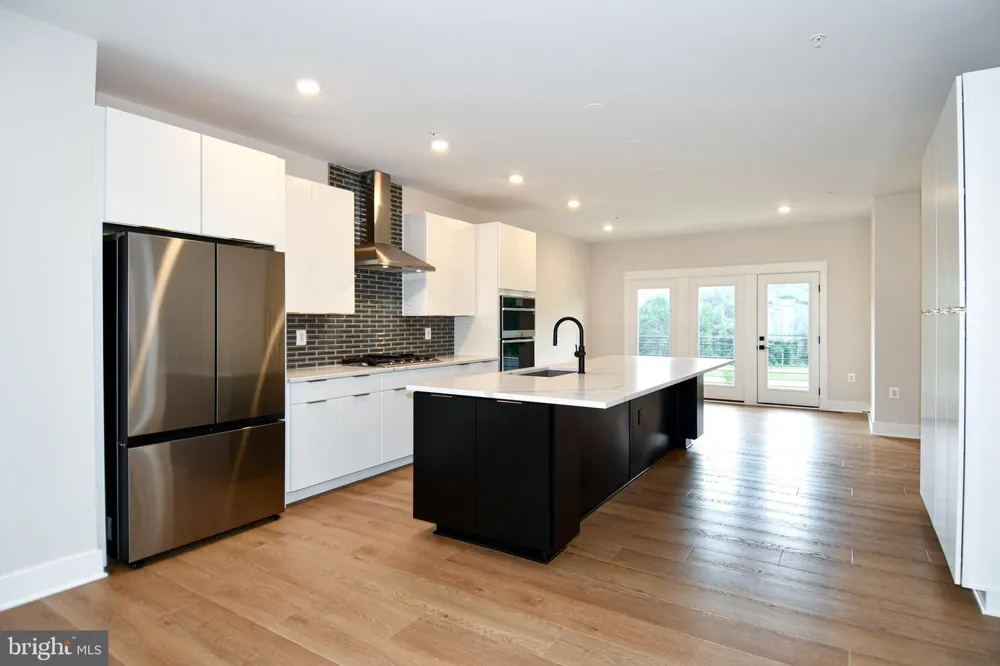 22799 TAWNY PINE Ashburn, VA 20148