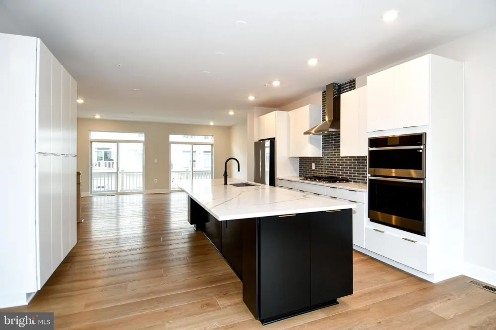 22799 TAWNY PINE Ashburn, VA 20148
