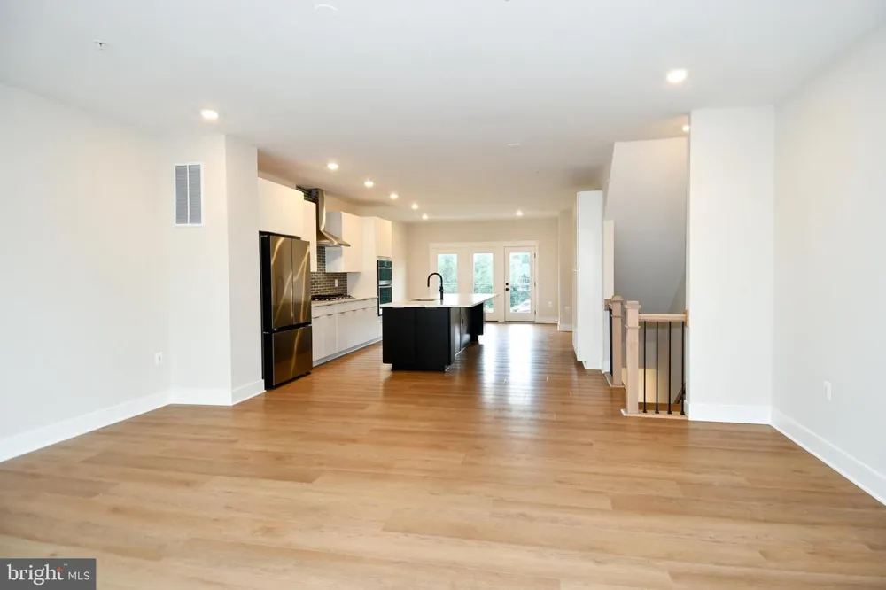 22799 TAWNY PINE Ashburn, VA 20148