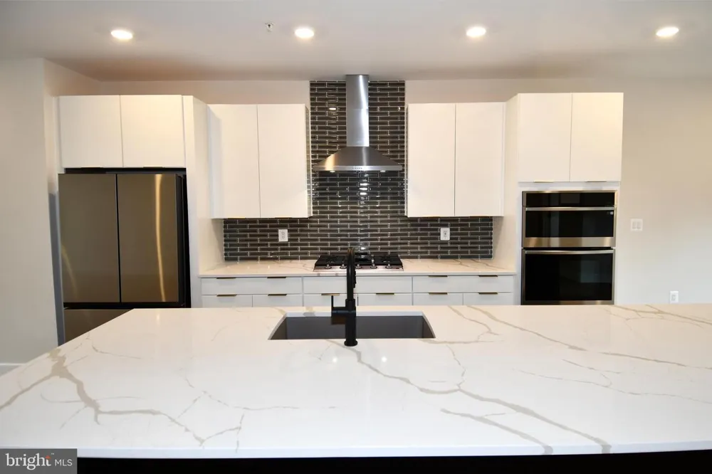 22799 TAWNY PINE Ashburn, VA 20148