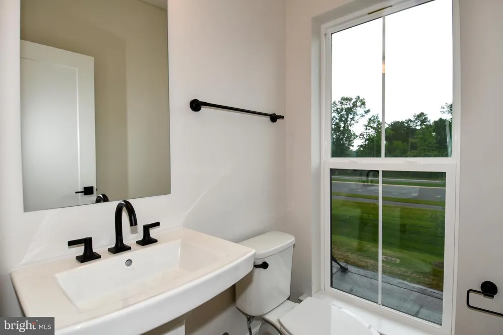 22799 TAWNY PINE Ashburn, VA 20148