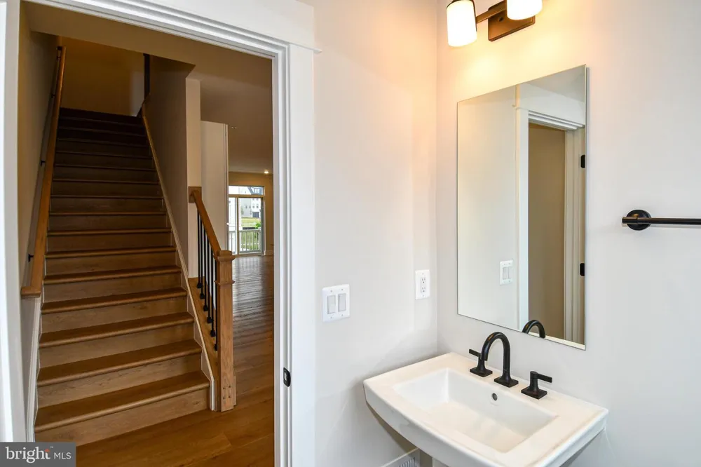 22799 TAWNY PINE Ashburn, VA 20148