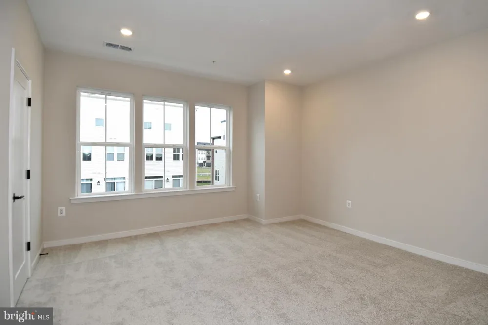 22799 TAWNY PINE Ashburn, VA 20148