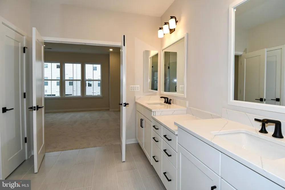 22799 TAWNY PINE Ashburn, VA 20148
