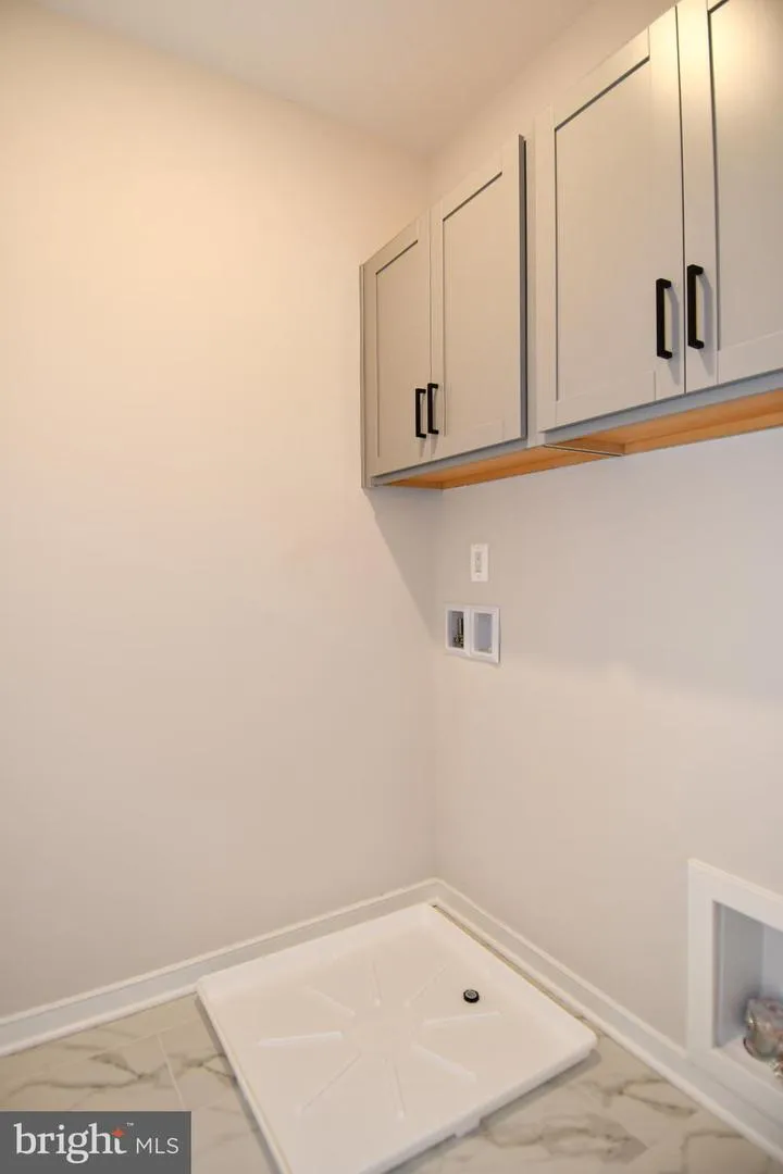 22799 TAWNY PINE Ashburn, VA 20148