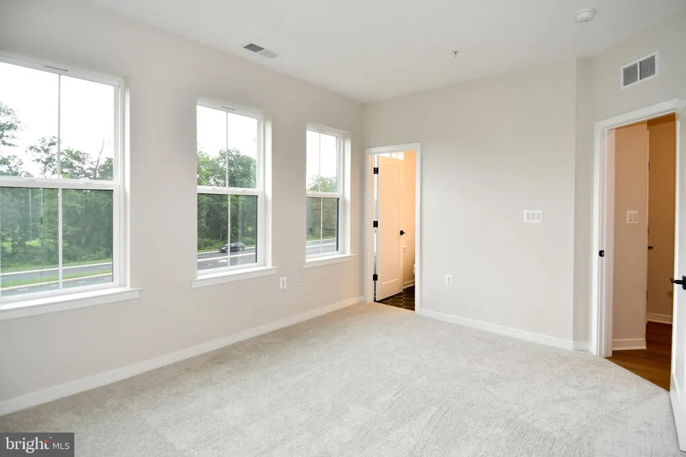 22799 TAWNY PINE Ashburn, VA 20148