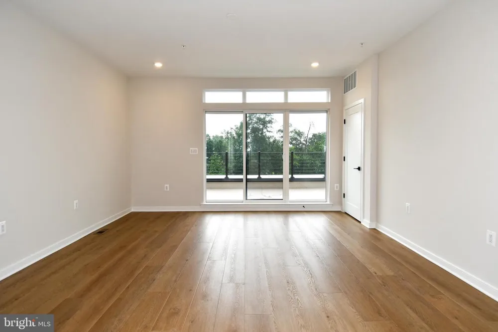 22799 TAWNY PINE Ashburn, VA 20148