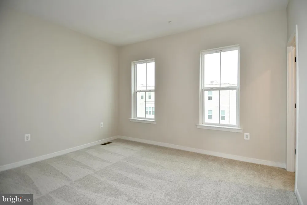 22799 TAWNY PINE Ashburn, VA 20148