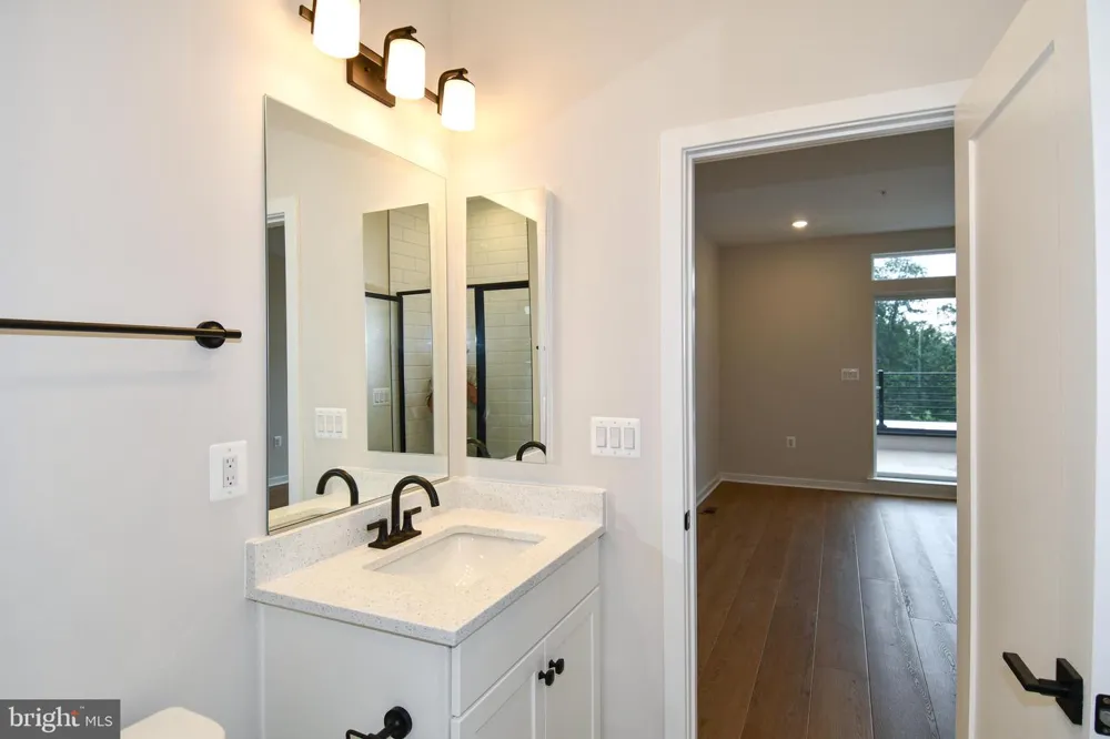 22799 TAWNY PINE Ashburn, VA 20148