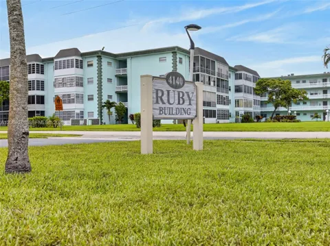 4140 NW 44th Ave #408
