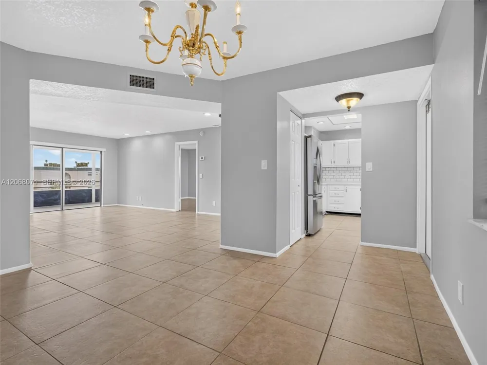 4140 NW 44th Ave #408 Lauderdale Lakes, FL 33319