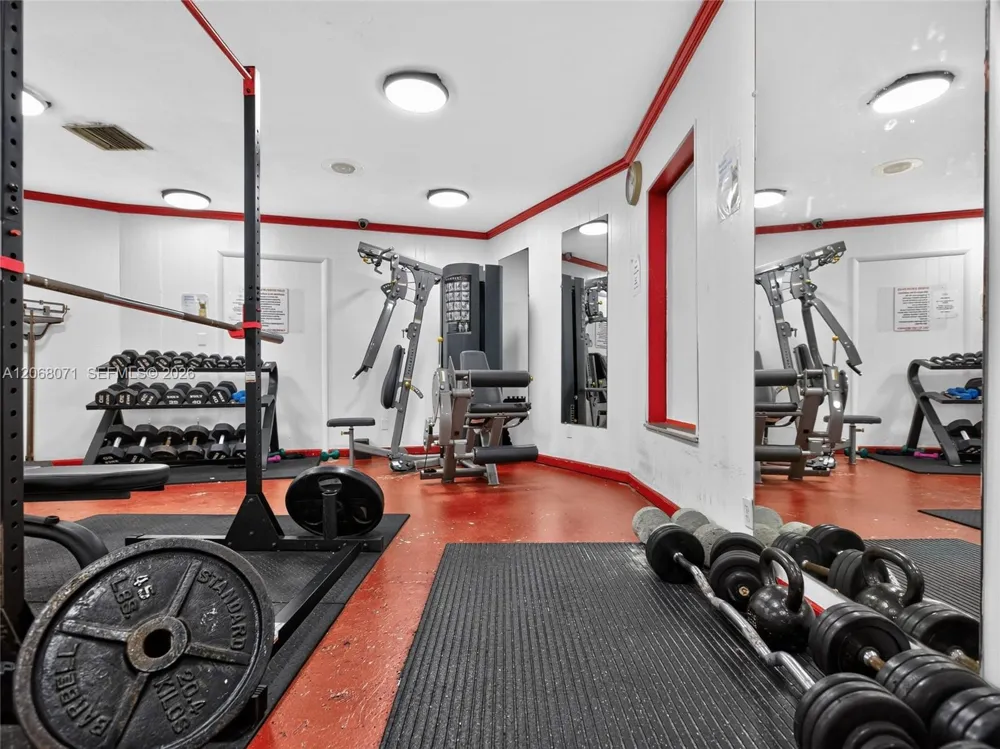 4140 NW 44th Ave #408 Lauderdale Lakes, FL 33319