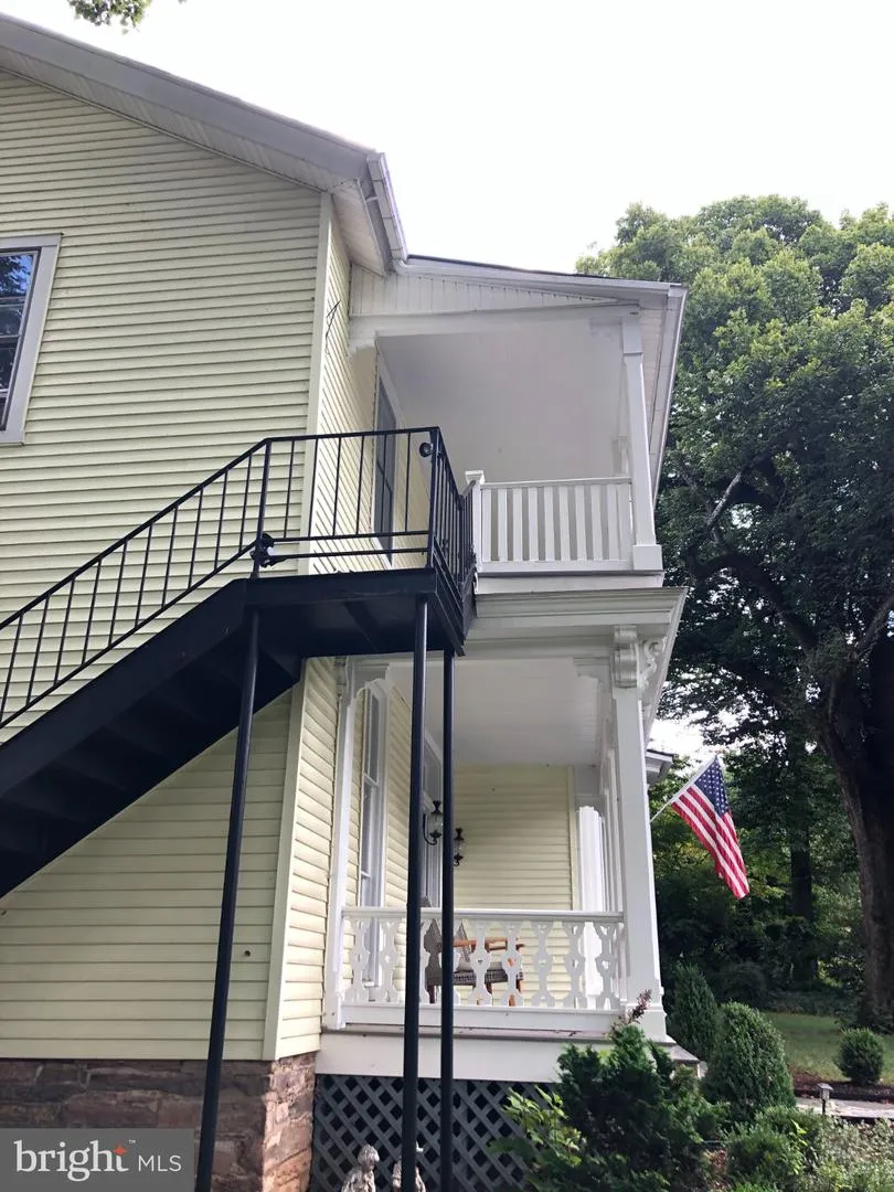 185 MAIN STREET Warrenton, VA 20186