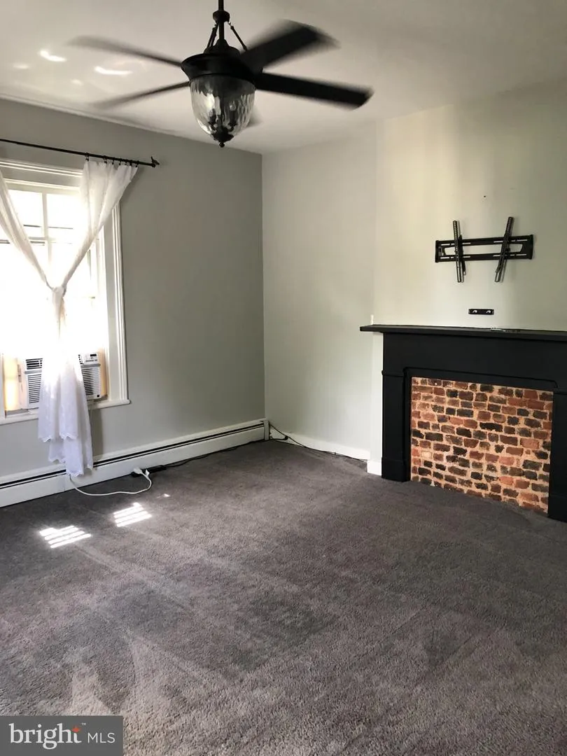 185 MAIN STREET Warrenton, VA 20186