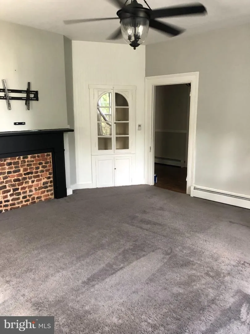 185 MAIN STREET Warrenton, VA 20186