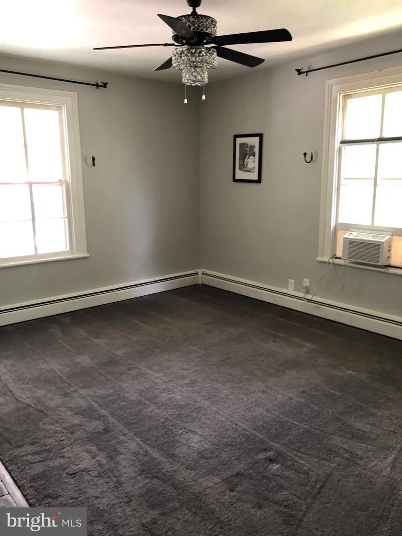 185 MAIN STREET Warrenton, VA 20186