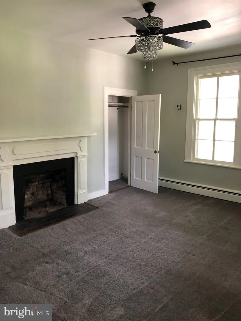 185 MAIN STREET Warrenton, VA 20186