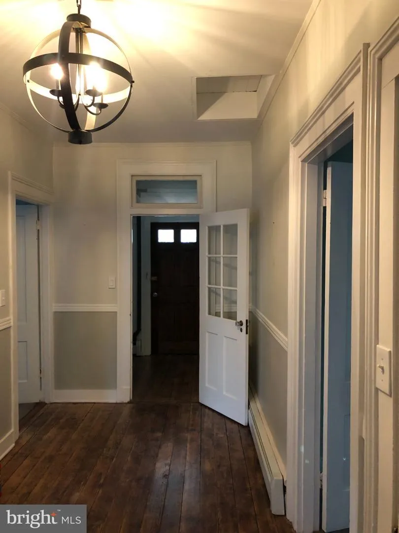 185 MAIN STREET Warrenton, VA 20186