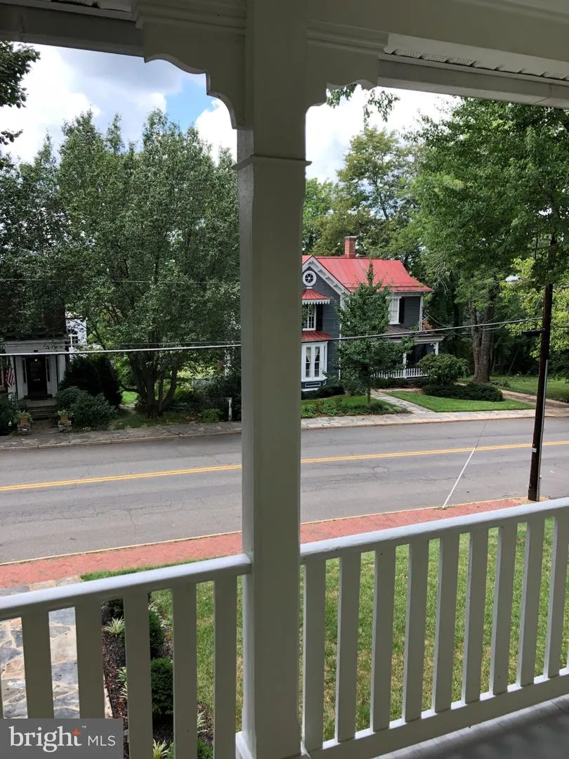 185 MAIN STREET Warrenton, VA 20186