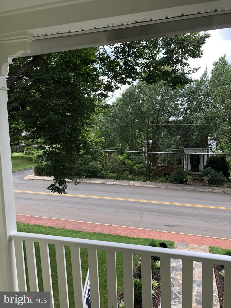 185 MAIN STREET Warrenton, VA 20186