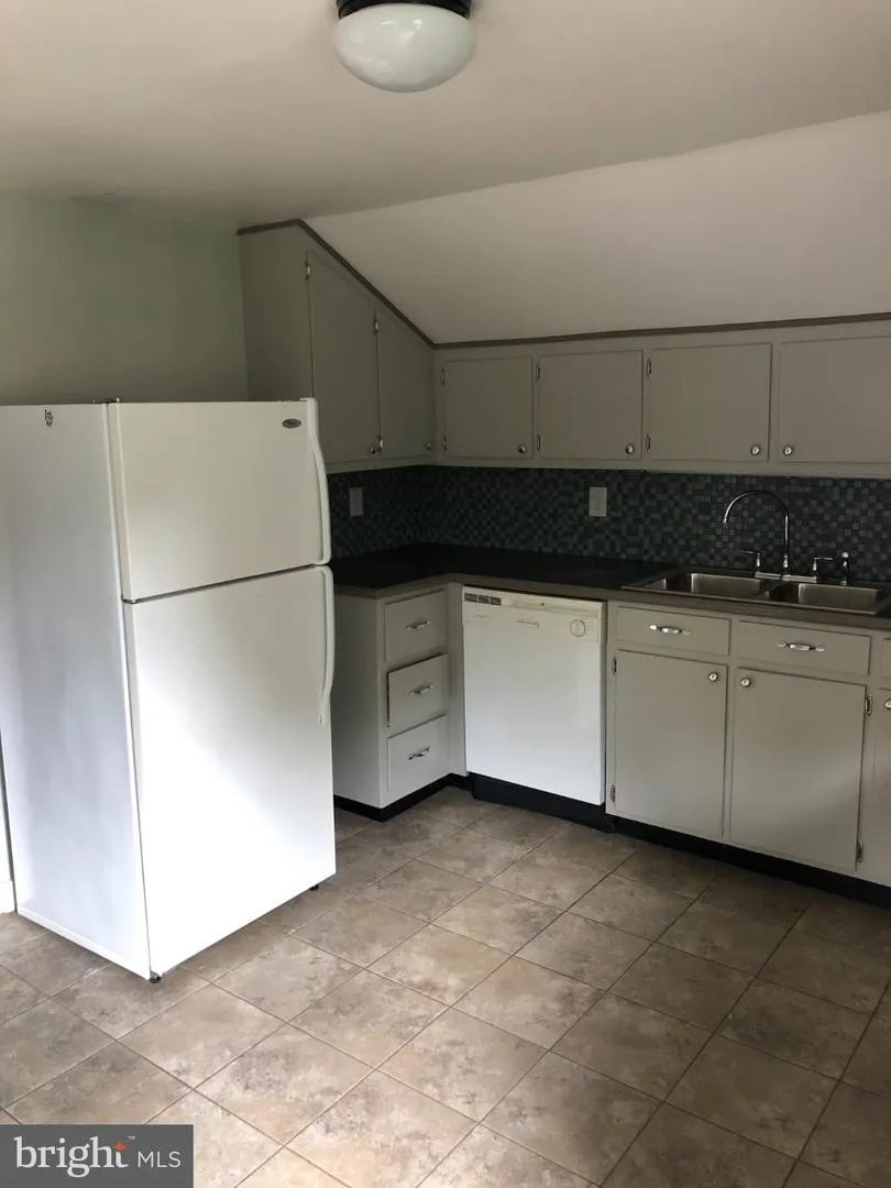 185 MAIN STREET Warrenton, VA 20186