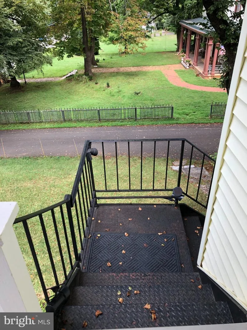 185 MAIN STREET Warrenton, VA 20186