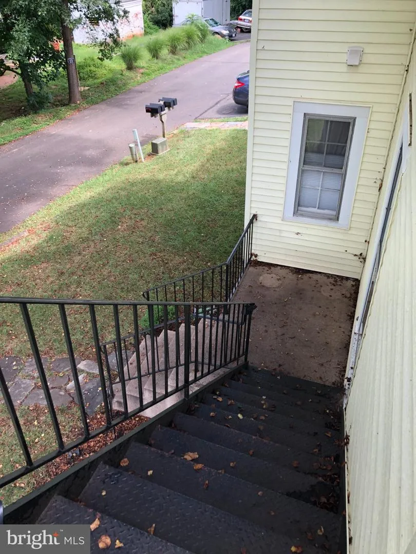 185 MAIN STREET Warrenton, VA 20186