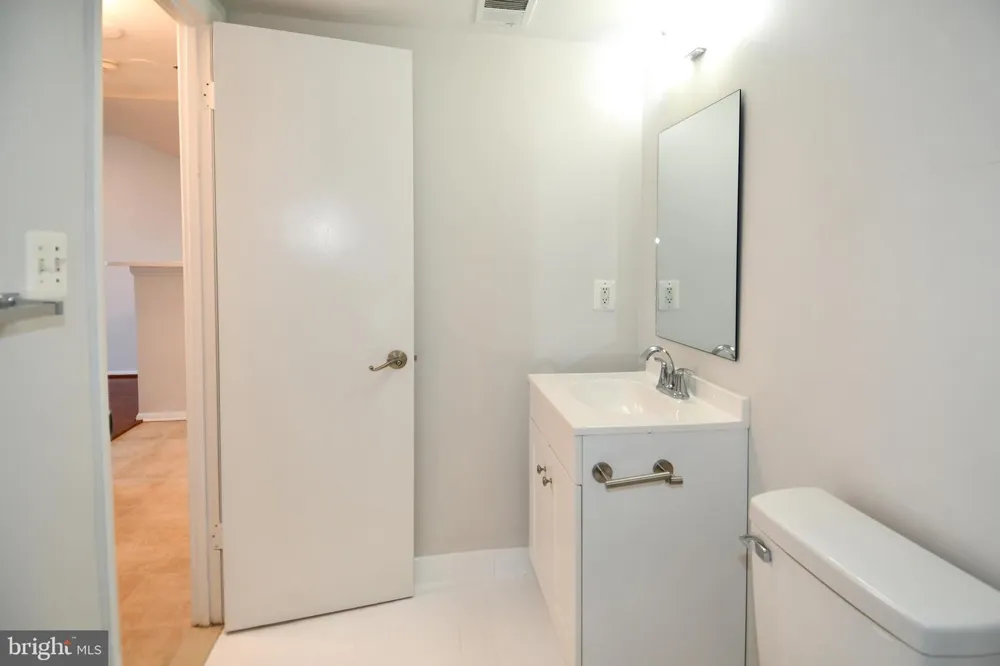 1001 VERMONT STREET #1010 Arlington, VA 22201