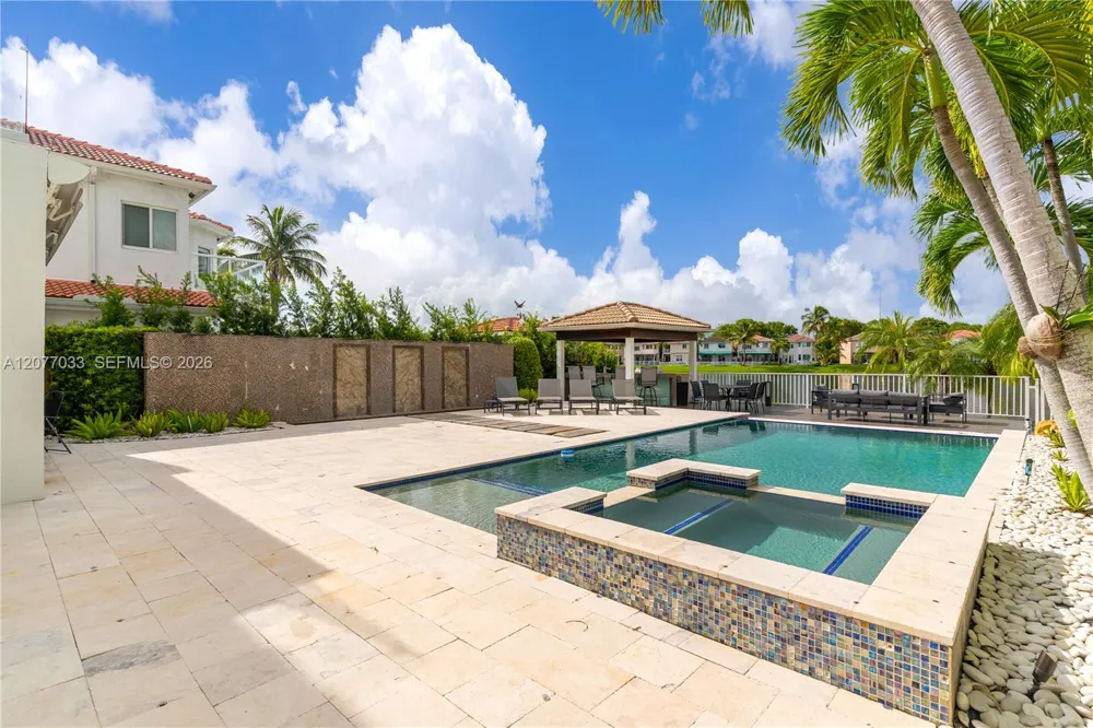 11101 NW 72nd Ter Doral, FL 33178