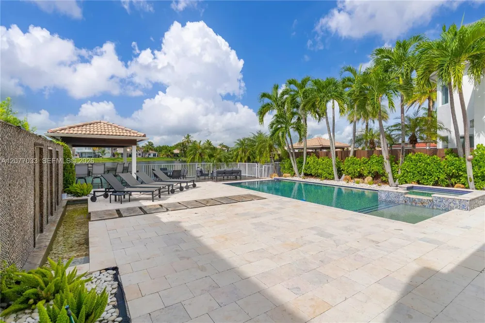 11101 NW 72nd Ter Doral, FL 33178