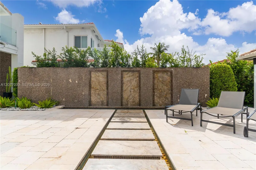 11101 NW 72nd Ter Doral, FL 33178