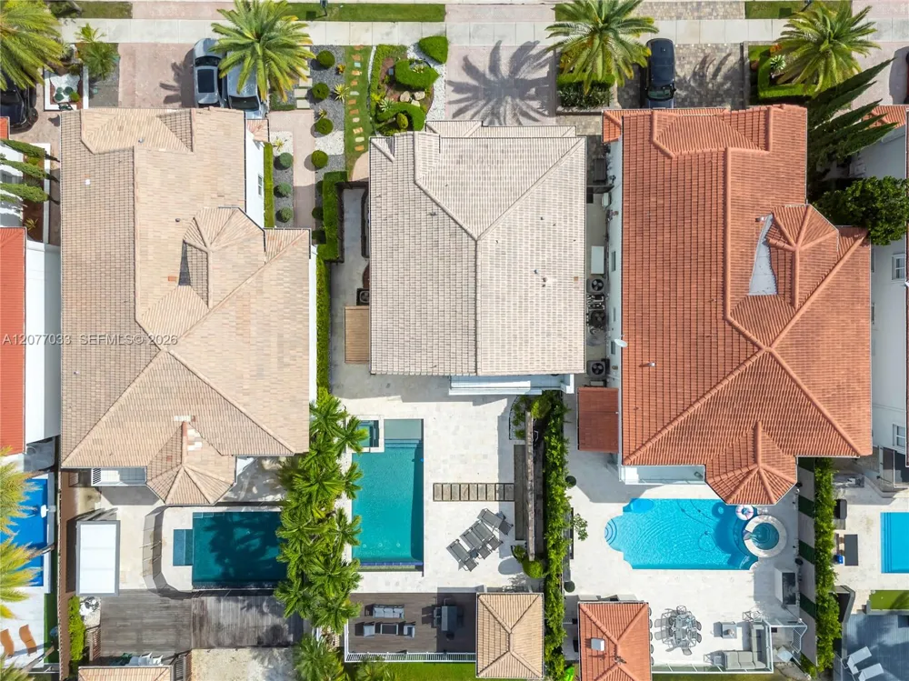 11101 NW 72nd Ter Doral, FL 33178