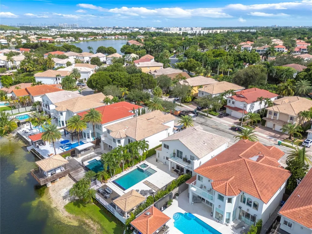 11101 NW 72nd Ter Doral, FL 33178