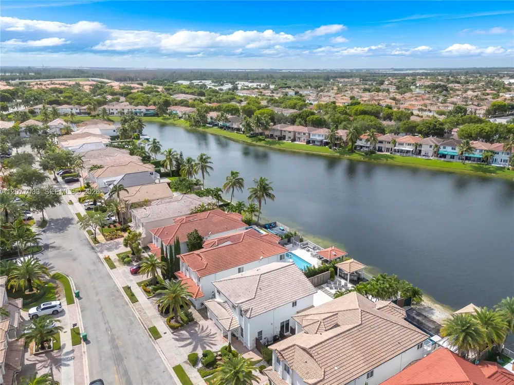 11101 NW 72nd Ter Doral, FL 33178