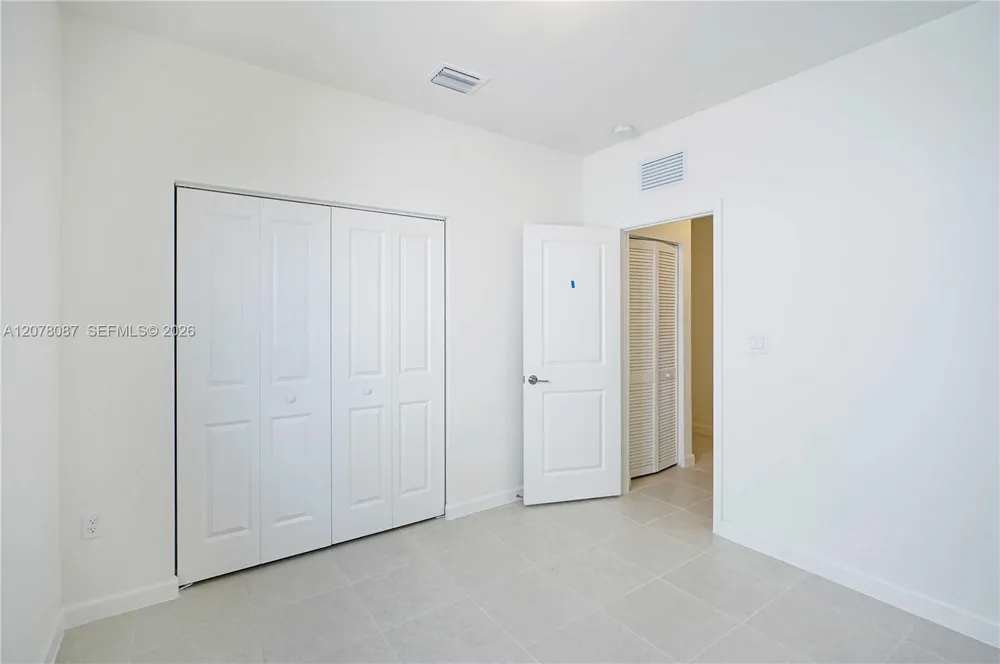18672 136TH CT Kendall, FL 33177