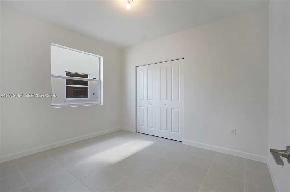 18672 136TH CT Kendall, FL 33177