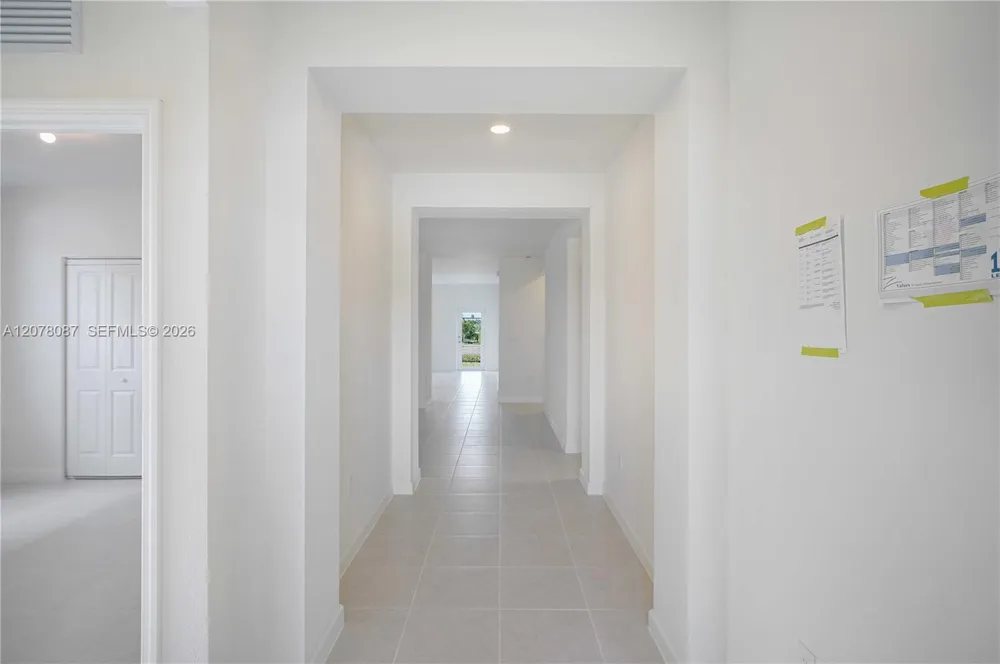 18672 136TH CT Kendall, FL 33177