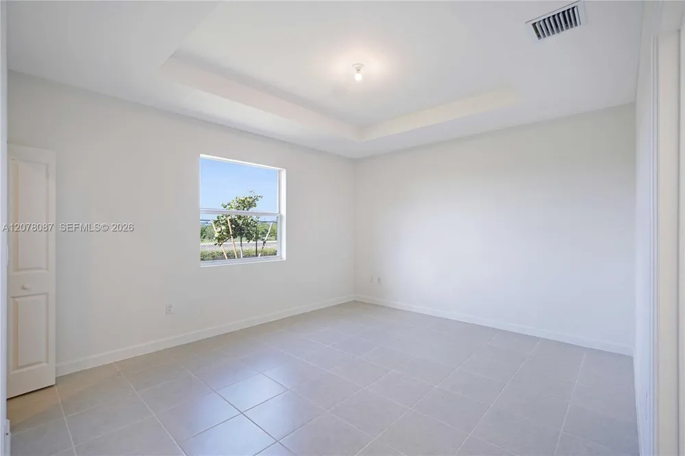 18672 136TH CT Kendall, FL 33177