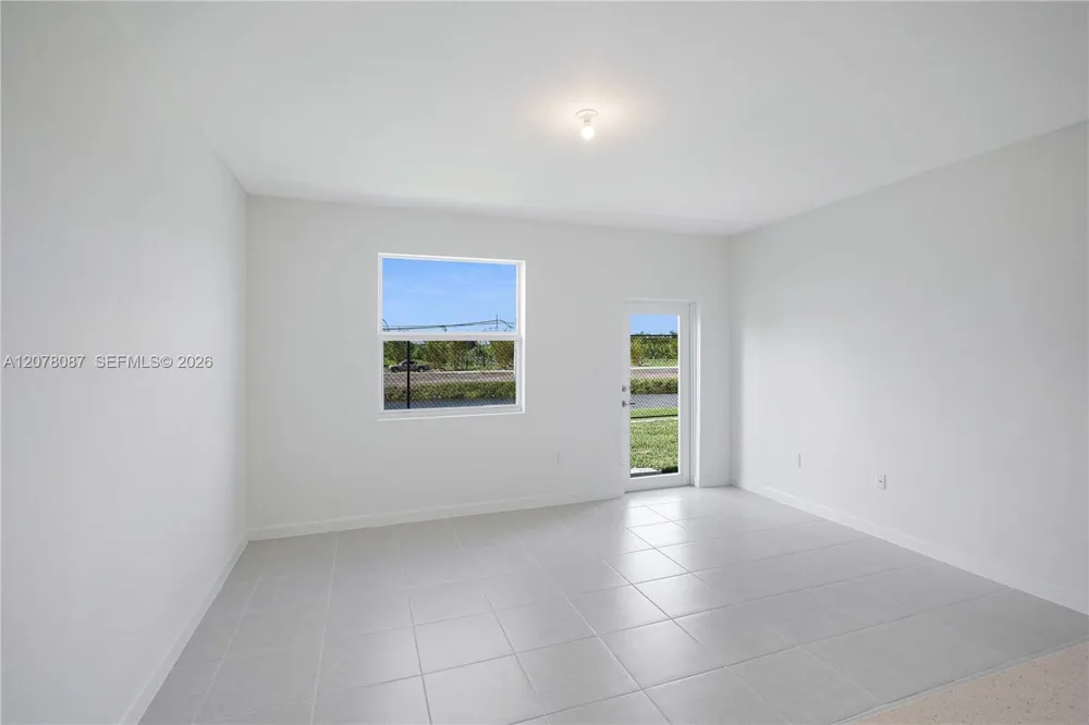 18672 136TH CT Kendall, FL 33177