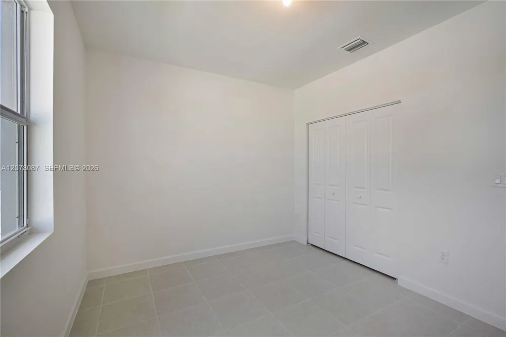18672 136TH CT Kendall, FL 33177