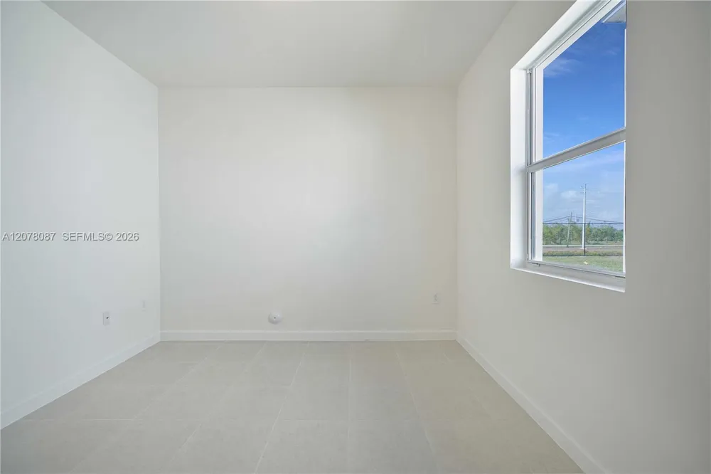 18672 136TH CT Kendall, FL 33177