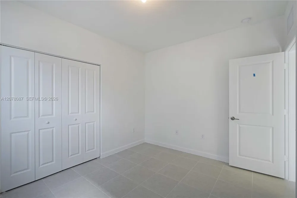 18672 136TH CT Kendall, FL 33177