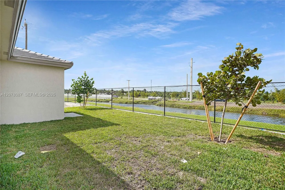 18672 136TH CT Kendall, FL 33177