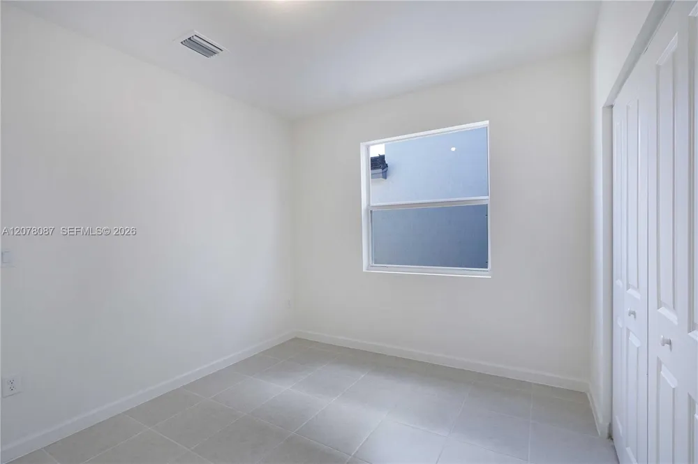 18672 136TH CT Kendall, FL 33177